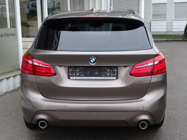 BMW 220