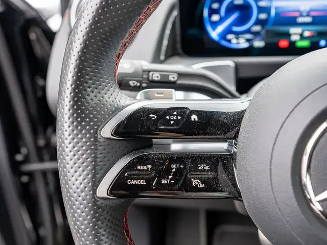 Mercedes-Benz EQB 300