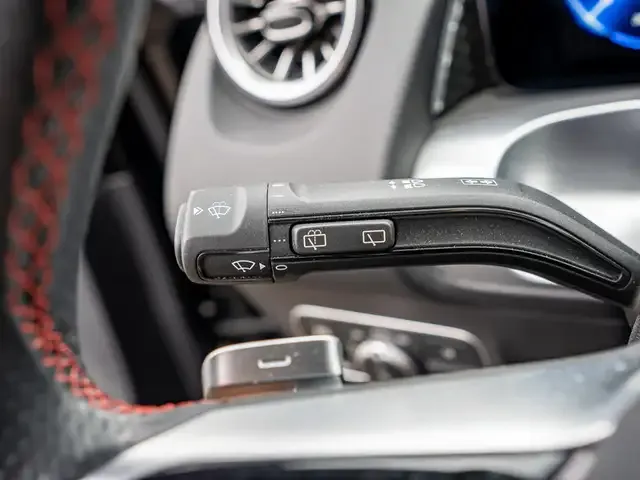Mercedes-Benz EQB 300