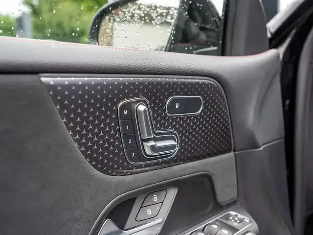 Mercedes-Benz EQB 300