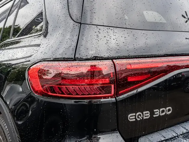 Mercedes-Benz EQB 300