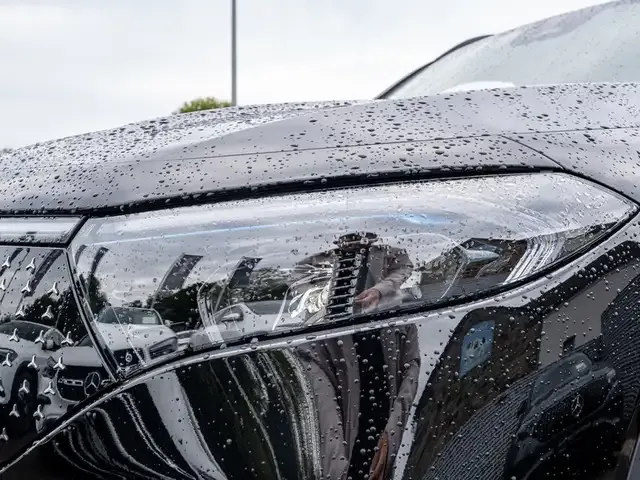 Mercedes-Benz EQB 300