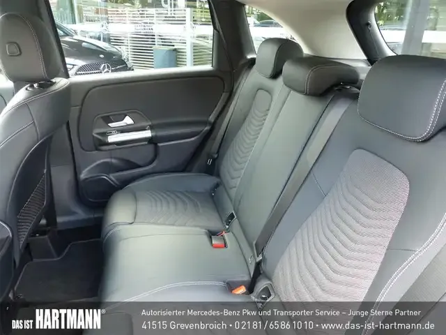 Mercedes-Benz B 180