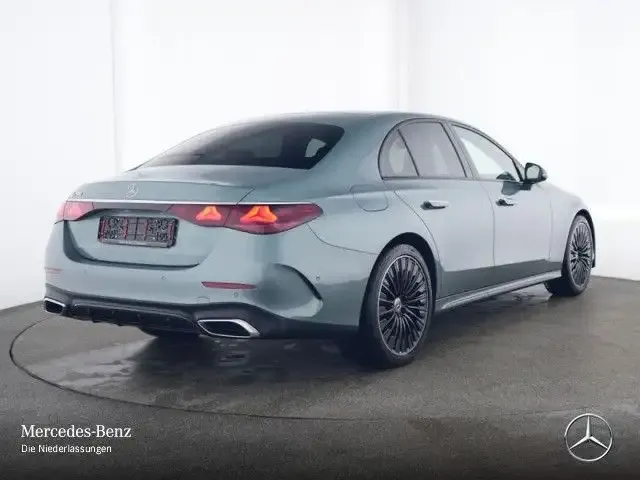 Mercedes-Benz E 200