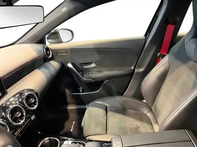 Mercedes-Benz A 35 AMG