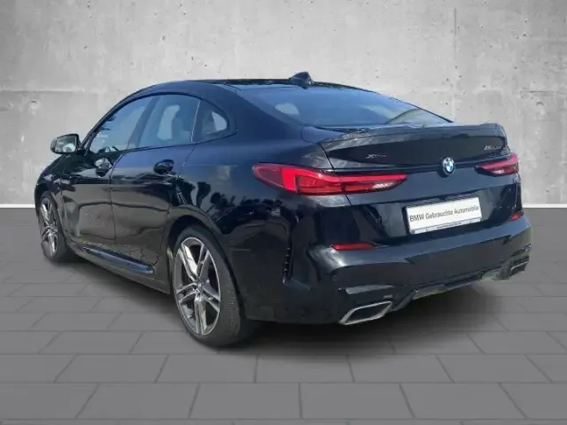 BMW 235