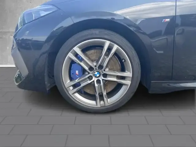 BMW 235