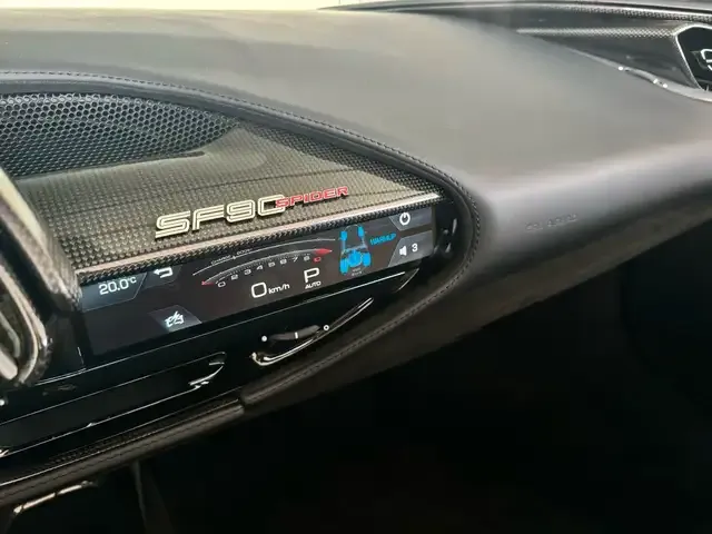 Ferrari SF90 Spider