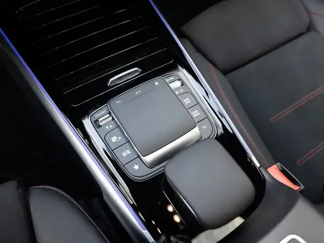 Mercedes-Benz EQB 350