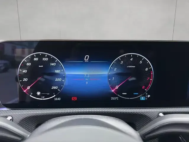Mercedes-Benz CLA 180