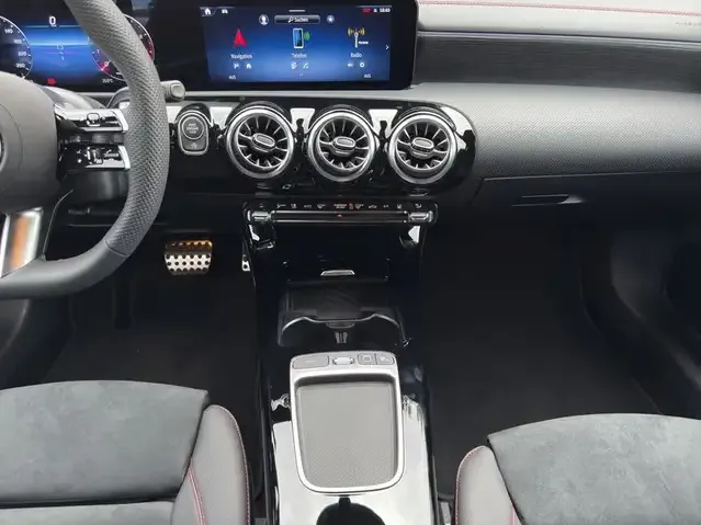 Mercedes-Benz CLA 180