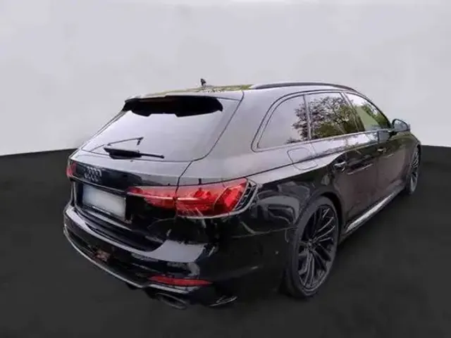 Audi RS4
