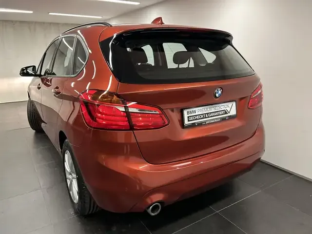 BMW 218