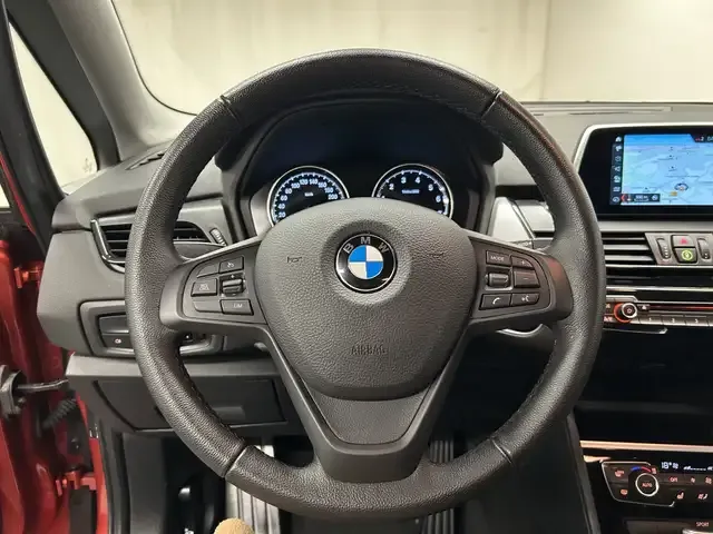 BMW 218