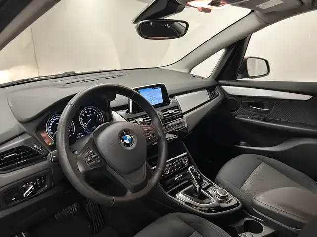 BMW 218