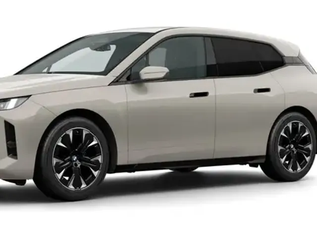 BMW iX