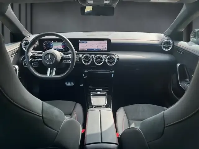 Mercedes-Benz CLA 220