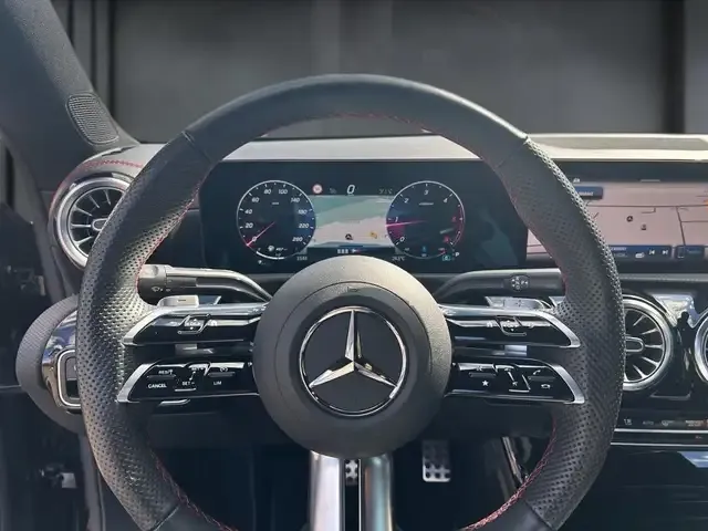 Mercedes-Benz CLA 220