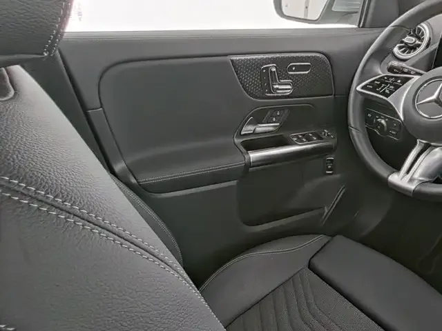 Mercedes-Benz EQA 300