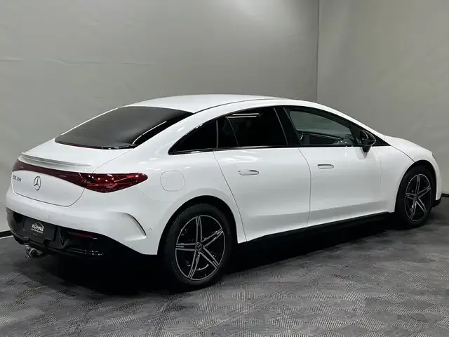 Mercedes-Benz EQE 300
