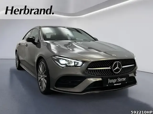 Mercedes-Benz CLA 200