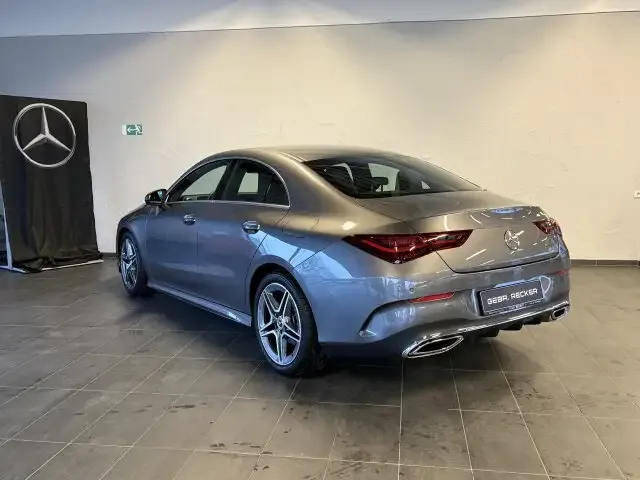 Mercedes-Benz CLA 180