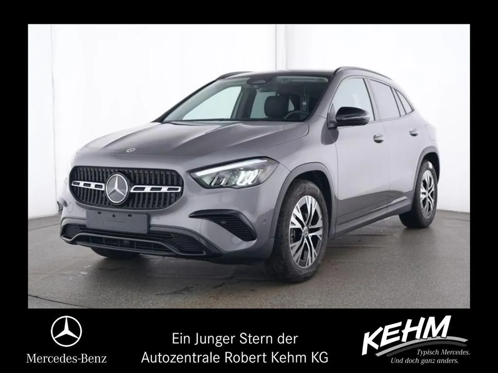 Mercedes-Benz GLA 220