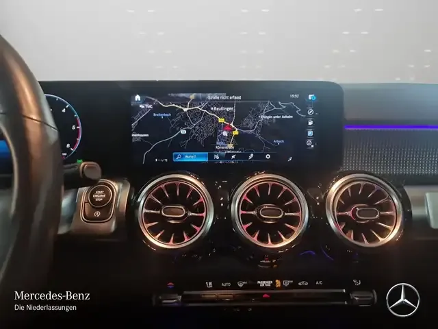 Mercedes-Benz GLB 220
