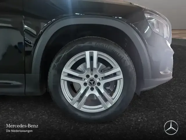 Mercedes-Benz GLB 220