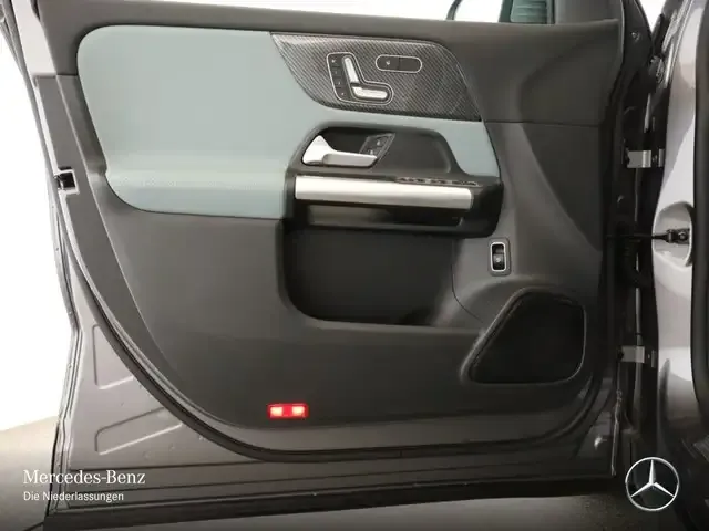 Mercedes-Benz GLA 220