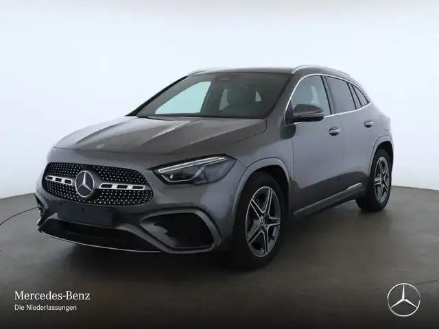 Mercedes-Benz GLA 220