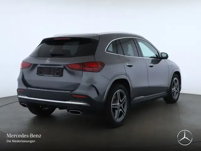 Mercedes-Benz GLA 220