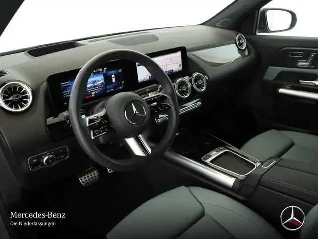 Mercedes-Benz GLA 220