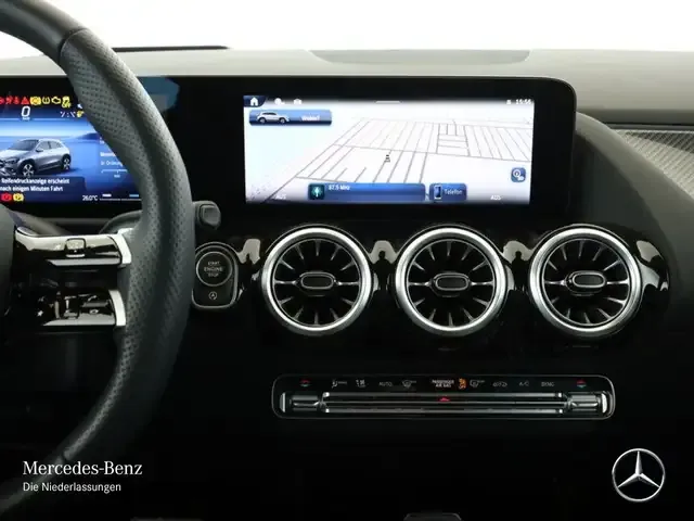 Mercedes-Benz GLA 220