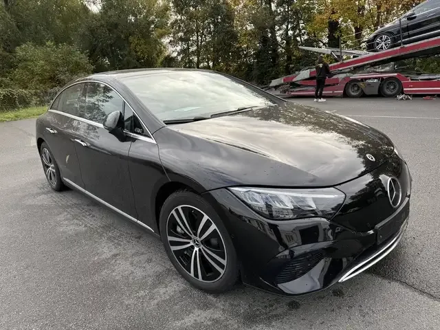 Mercedes-Benz EQE 300