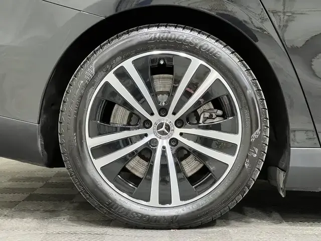 Mercedes-Benz EQE 300