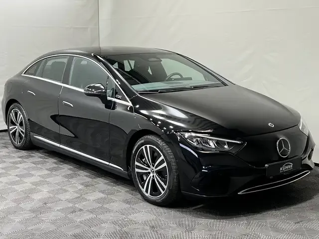 Mercedes-Benz EQE 300
