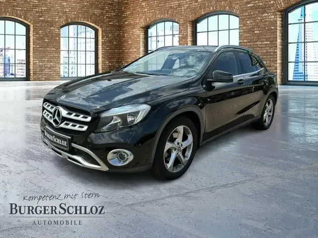 Mercedes-Benz GLA 220
