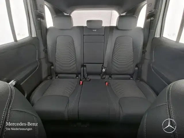 Mercedes-Benz EQB 300