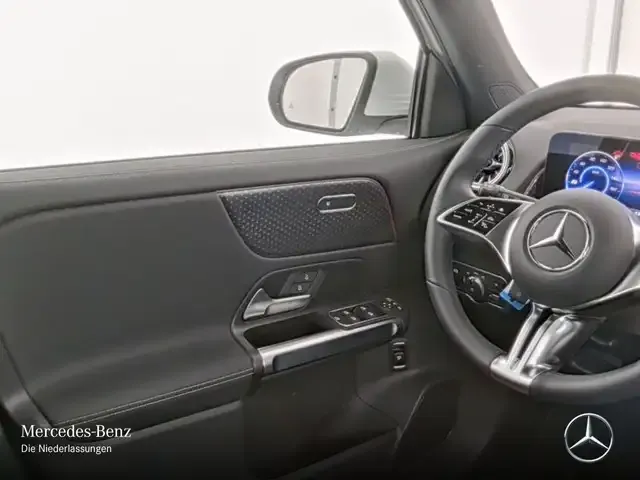 Mercedes-Benz EQB 300