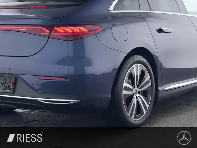 Mercedes-Benz EQE 300