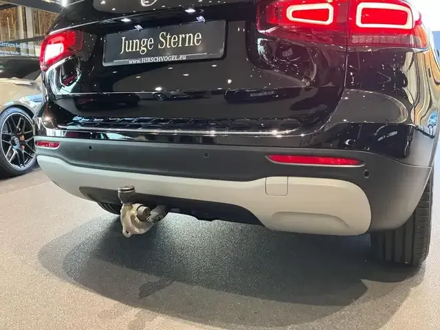 Mercedes-Benz GLB 220