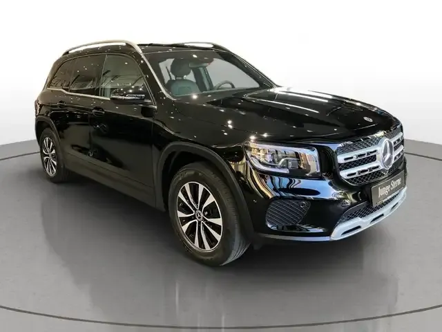 Mercedes-Benz GLB 220