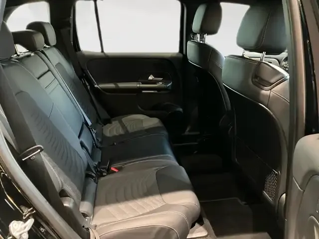 Mercedes-Benz GLB 220