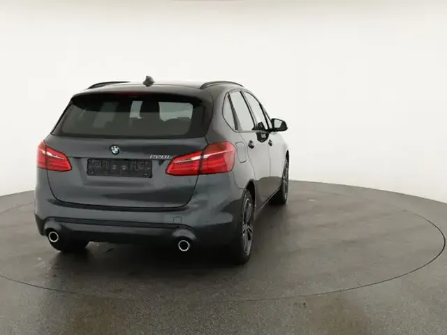BMW 220
