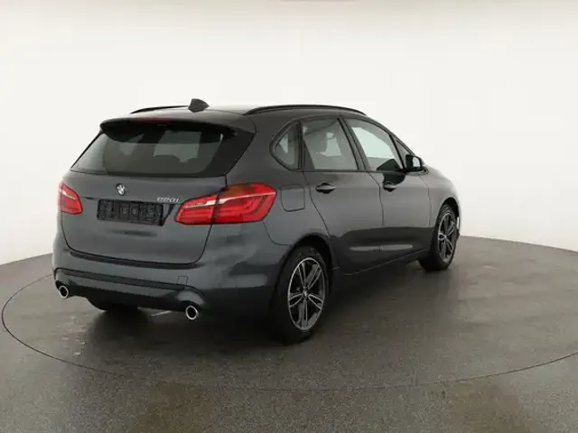 BMW 220