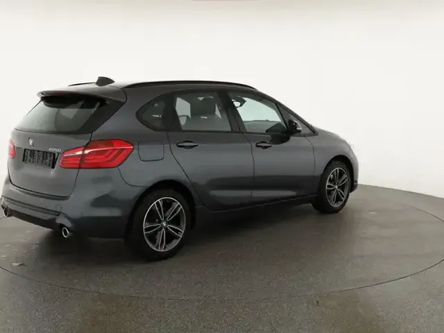 BMW 220