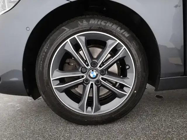 BMW 220