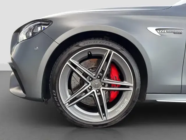 Mercedes-Benz E 63 AMG