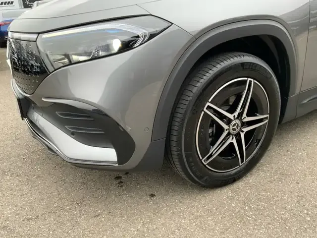 Mercedes-Benz EQB 350